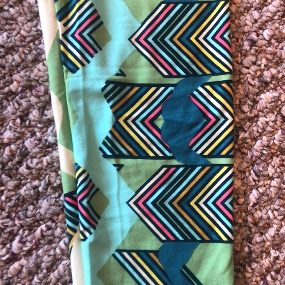 LuLaRoe leggings - Picture 3 of 4
